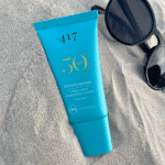 hydra light sunscreen lotion protezione solare viso e collo spf 50 1